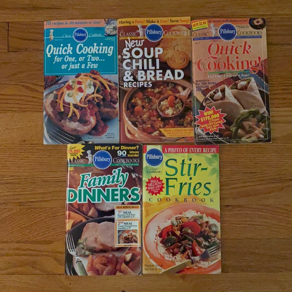 VINTAGE 1990’s Bundle of 5 Pillsbury Cookbooks